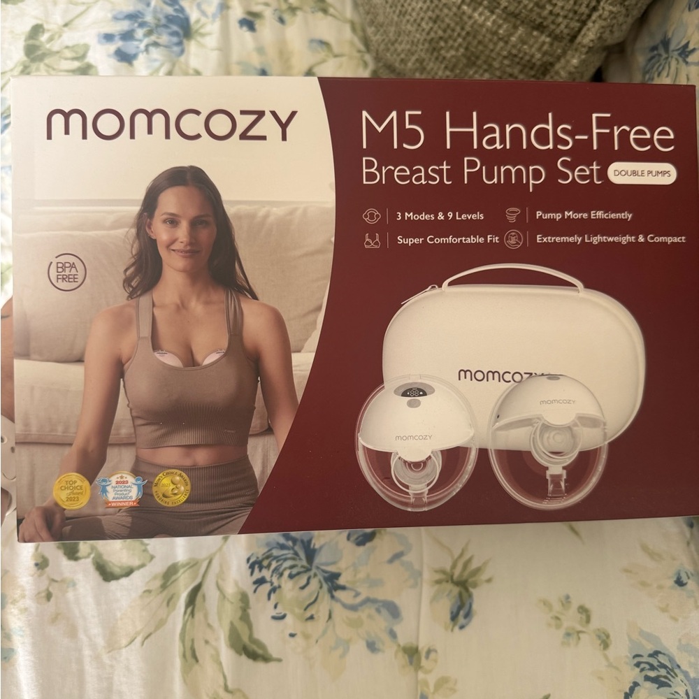 Momcozy M5 Hands-Free Breast Pump Set - White